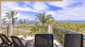 Junior Suite, Sea View (4 adults, 3 children) | Living area