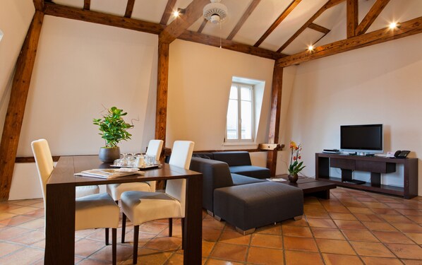 Apartment, 1 Schlafzimmer | Wohnzimmer | Fernseher