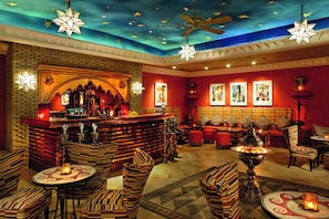 2 Bars/Lounges, Poolbar, Strandbar