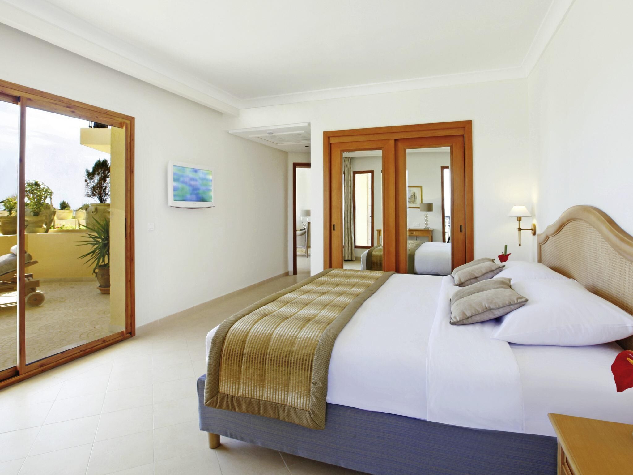 Ropa de cama de alta calidad y minibar 