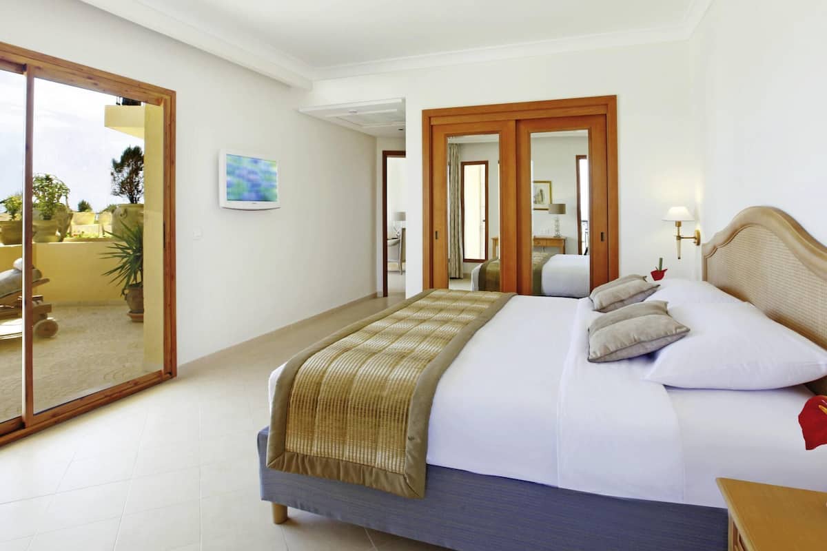 Ropa de cama de alta calidad y minibar