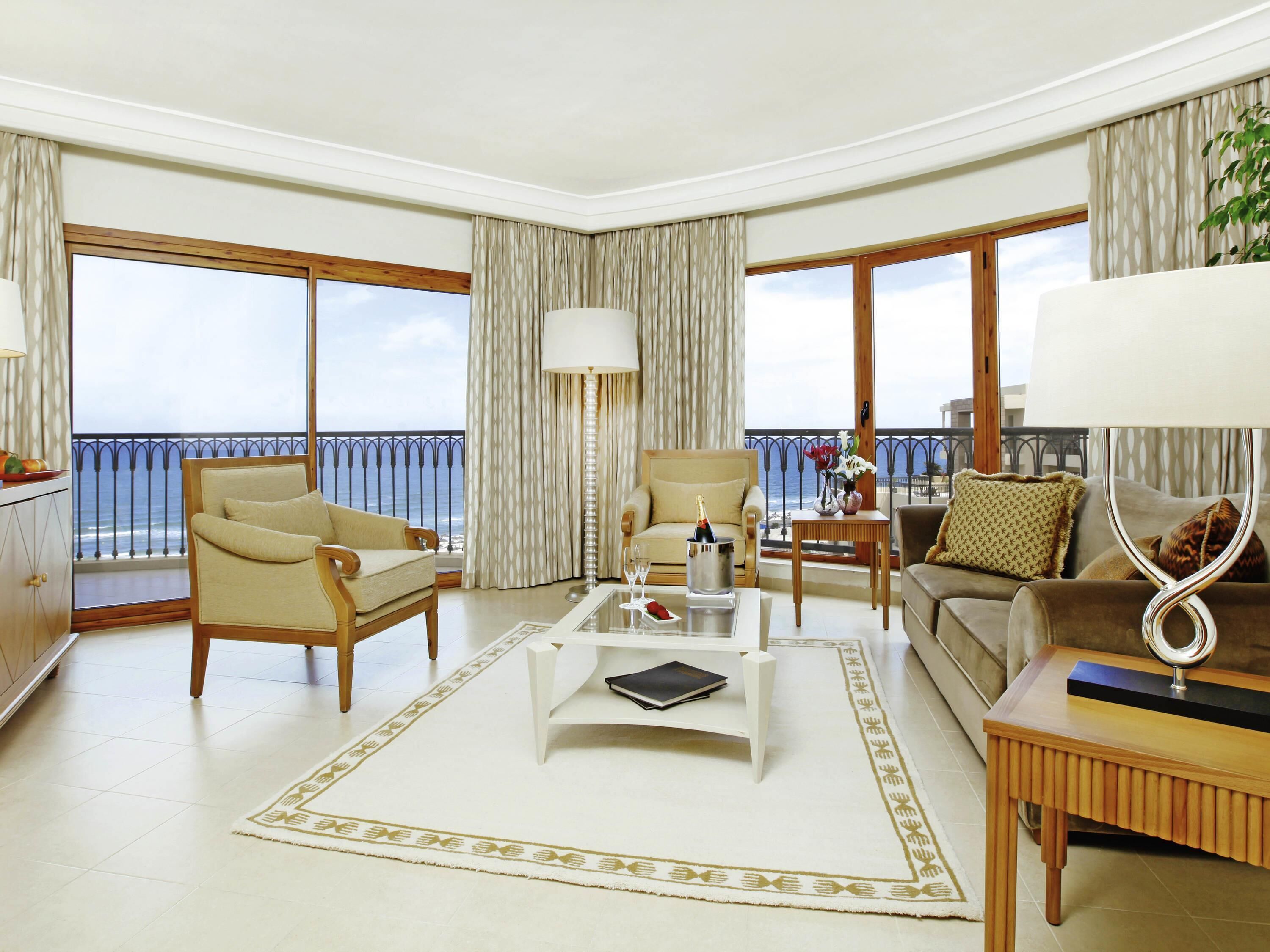 总统套房, 1 张双人床, 海景 | 高档床上用品、迷你吧、客房内保险箱、办公桌