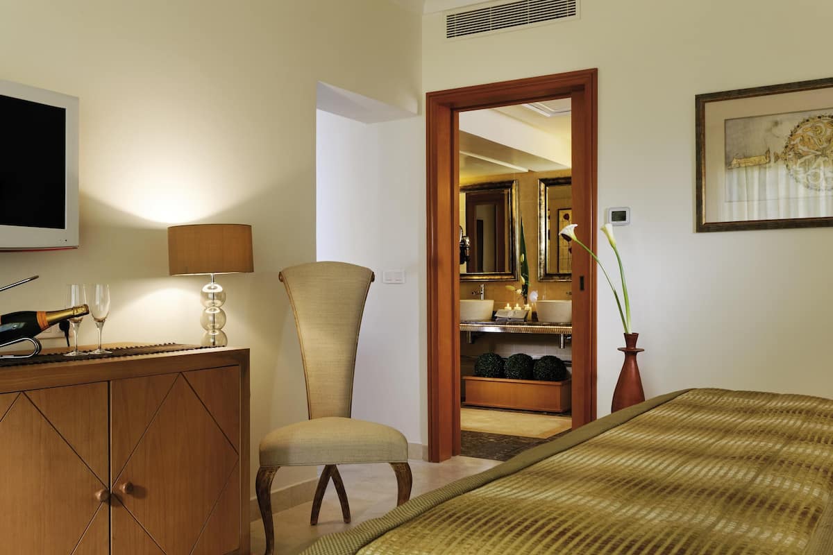 Presidential Suite, 1 Double Bed, Sea View | Premium bedding, minibar, in-room safe, desk
