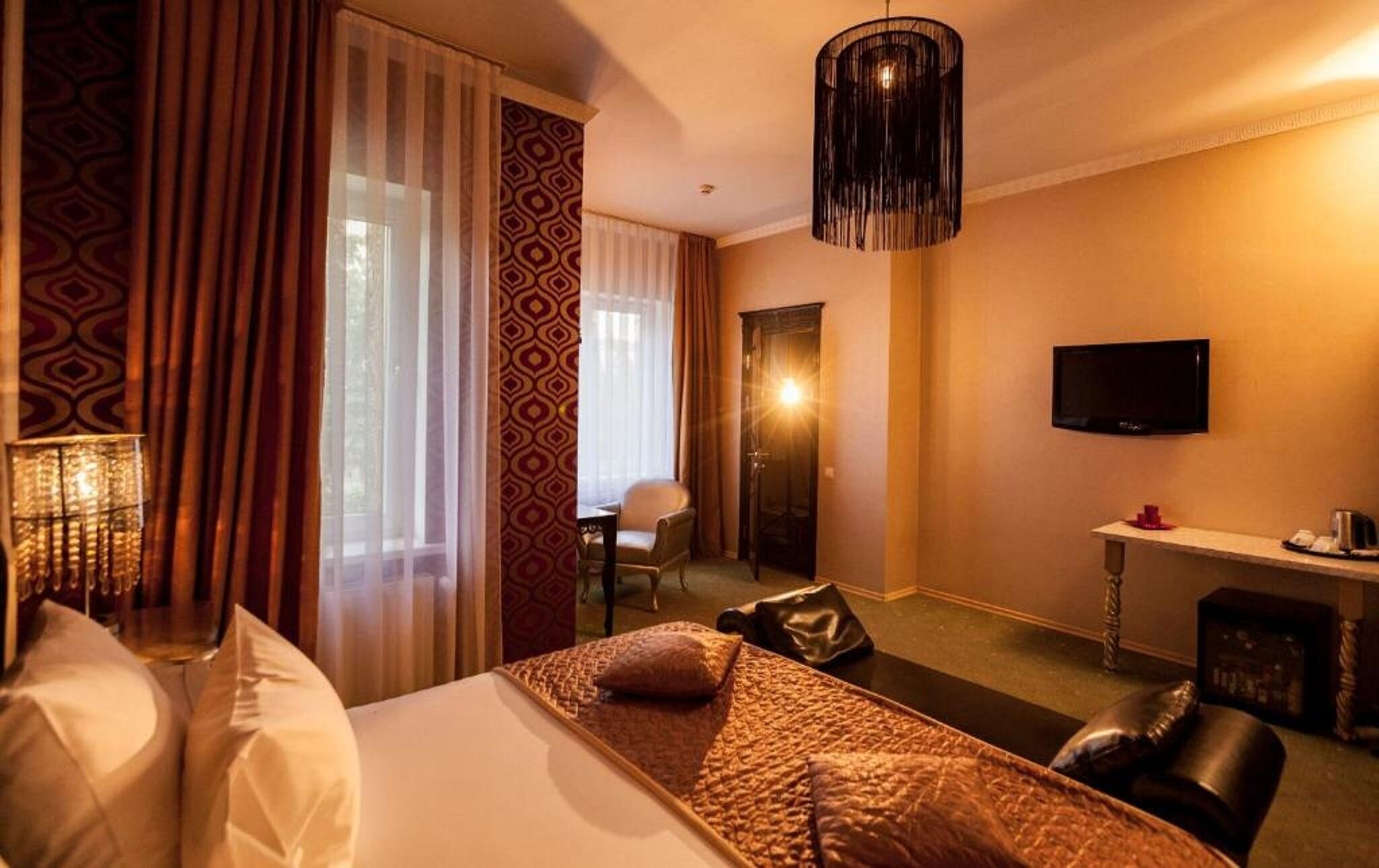 Premium bedding, minibar, in-room safe, laptop workspace