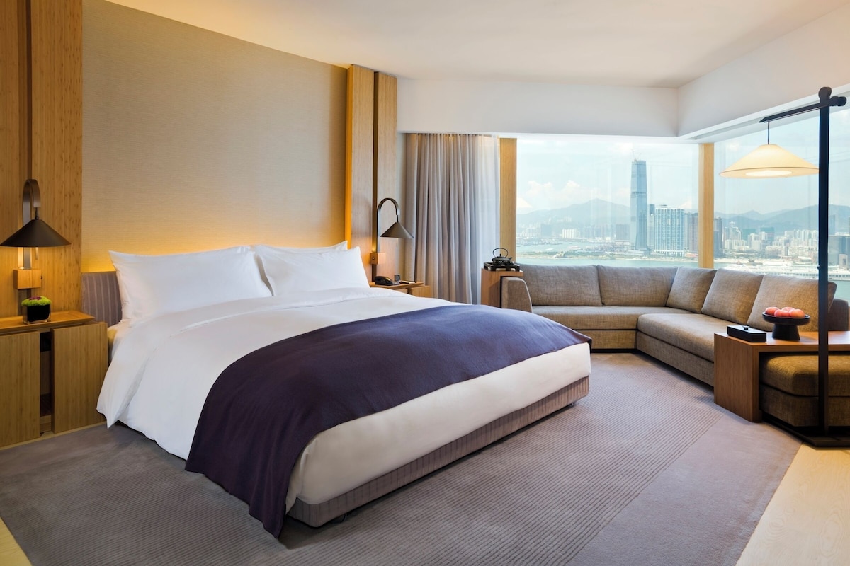 Studio 70 (Harbour View) | Frette Italian sheets, hypo-allergenic bedding available