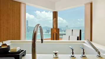 Stüdyo, Liman Manzaralı | Banyo | Ayrı küvet ve duş, derin küvet, geniş duş başlığı