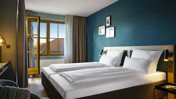 Hypo-allergenic bedding, minibar, in-room safe, individually furnished