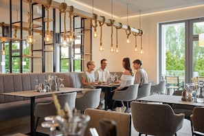 Här finns 4 restauranger som serverar frukost.
