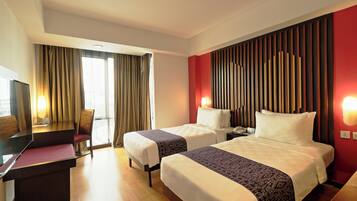 Superior Twin Room, 2 Twin Beds | Premium bedding, in-room safe, desk, soundproofing