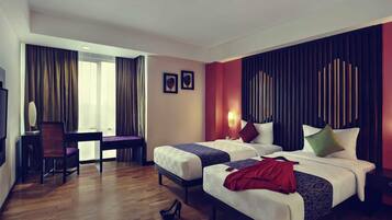 Superior Twin Room, 2 Single Beds | Premium bedding, in-room safe, desk, soundproofing