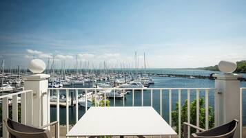 Zimmer, 1 King-Bett, Meerblick | Balkon