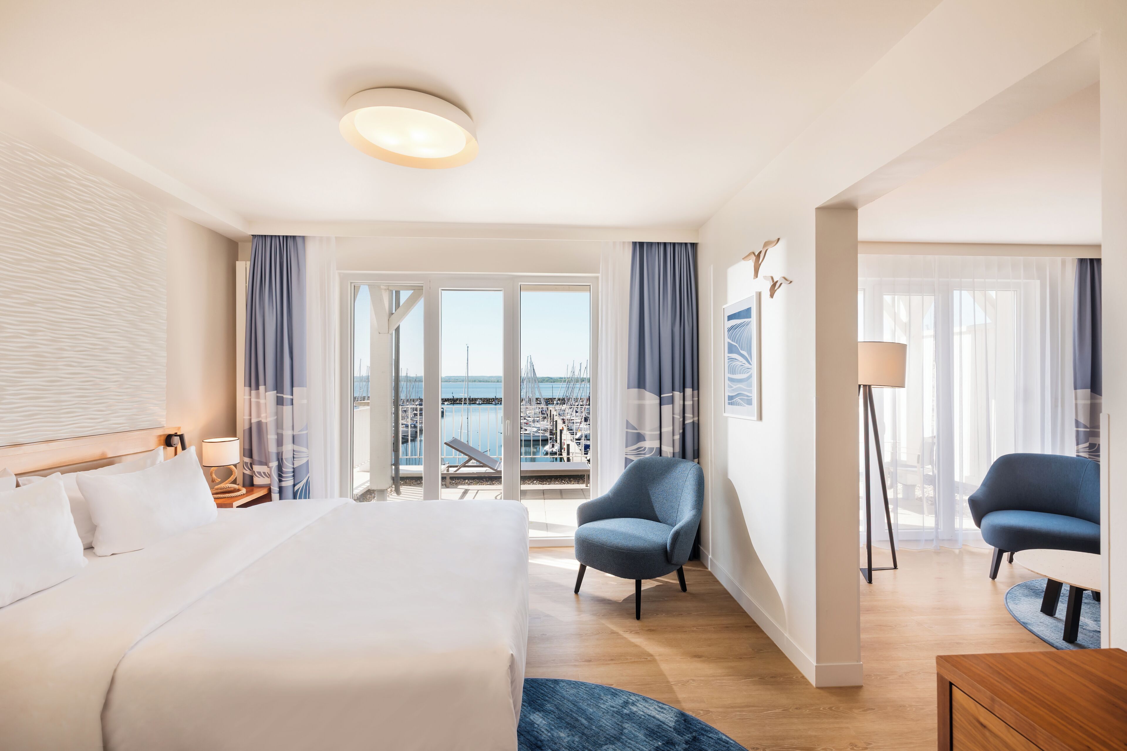 deluxe suite | 1 bedroom, in-room safe, desk, blackout curtains