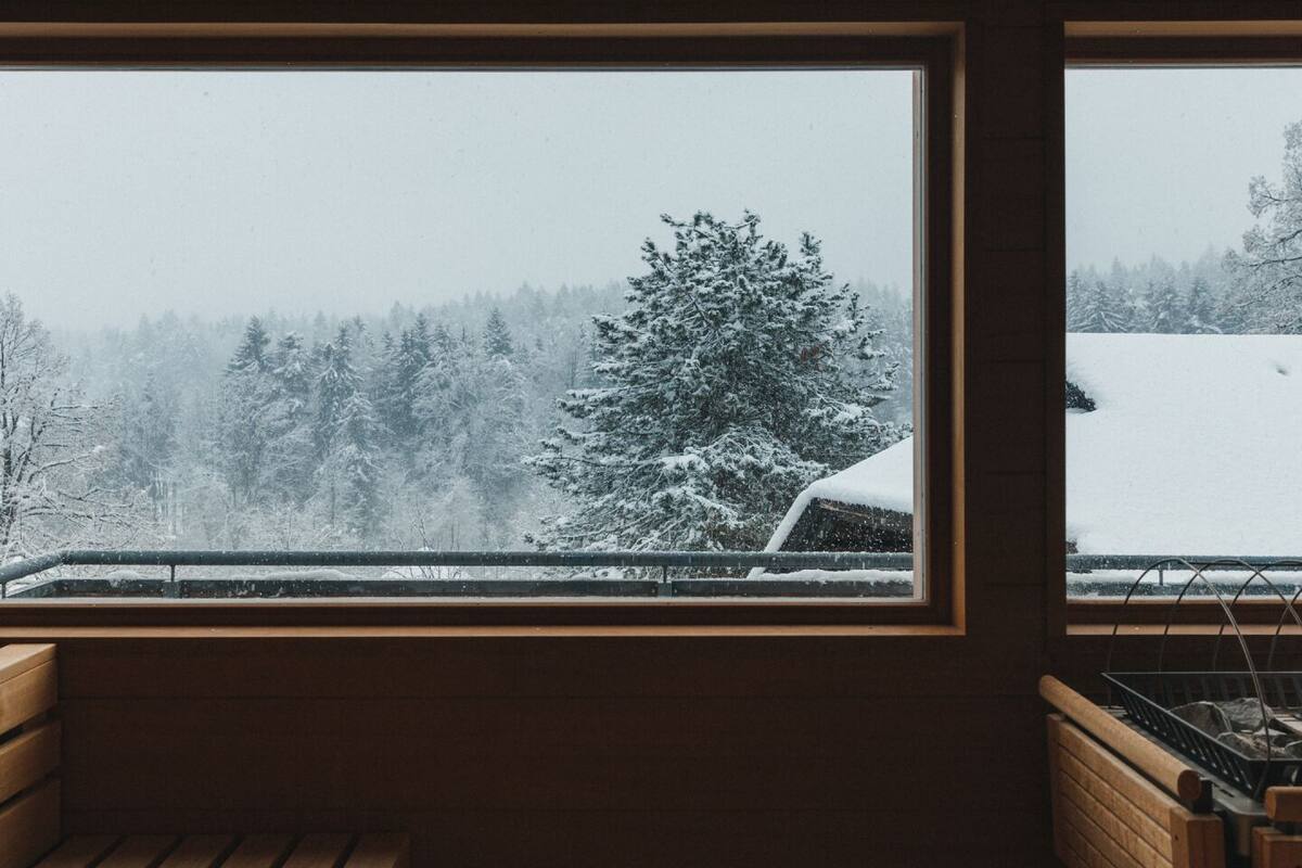 couples treatment room(s), sauna, body treatments, hot stone massages