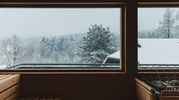 Couples treatment rooms, sauna, body treatments, hot stone massages