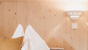 Suite, 1 Bedroom, Balcony ("Federleicht" (incl. cleaning fee)) | 1 bedroom, hypo-allergenic bedding, in-room safe, iron/ironing board