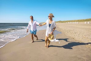 Windsurfing, beach volleyball, surfing - TUI BLUE Sylt (Sylt)