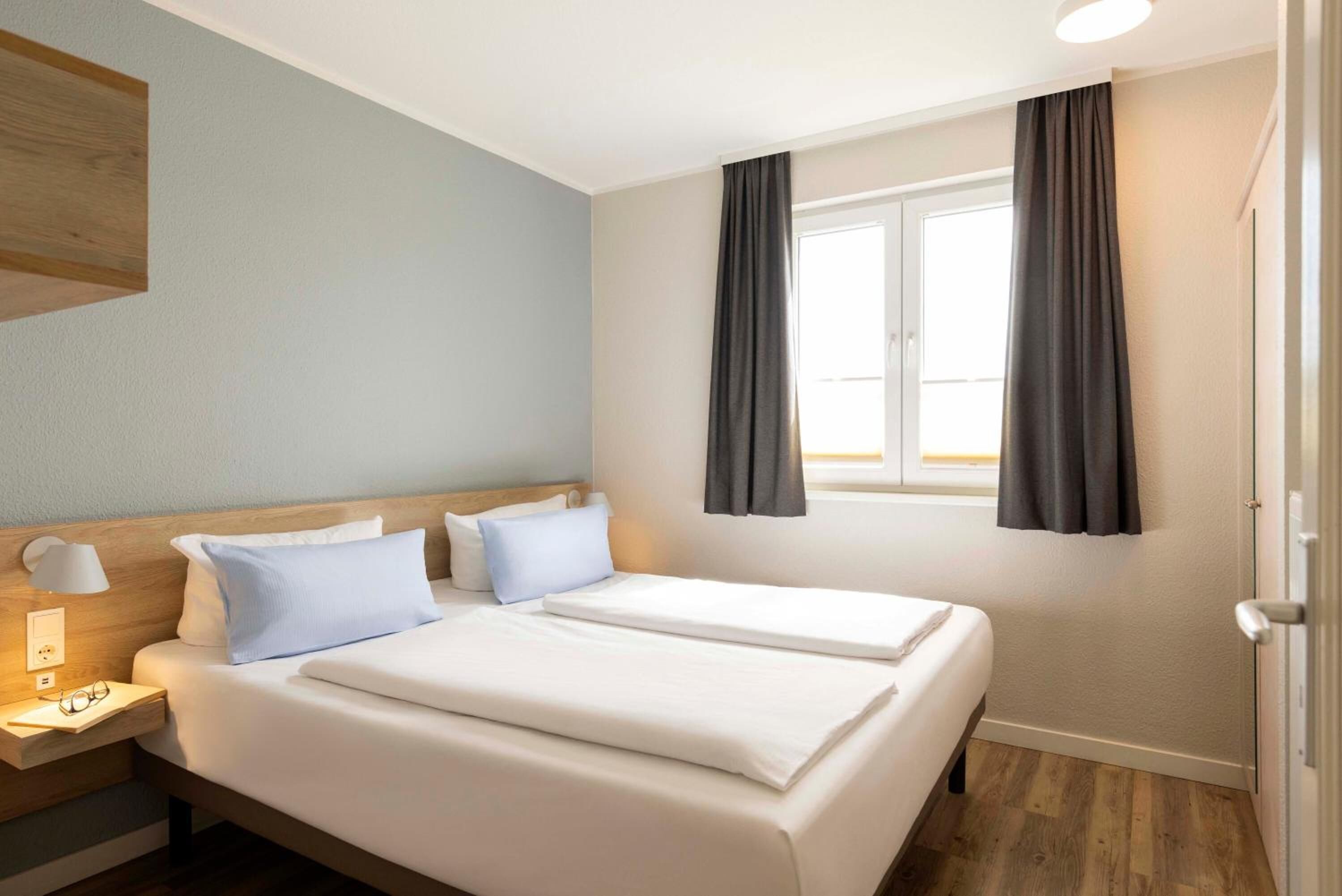 Hypo-allergenic bedding available, in-room safe, blackout drapes