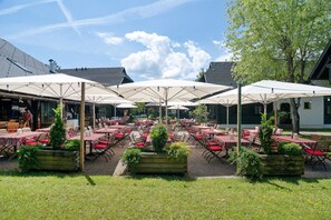Breakfast, lunch, dinner served; local cuisine, garden views
