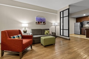 1 bedroom, pillow-top beds, in-room safe, desk
