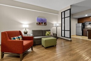 1 bedroom, pillow-top beds, in-room safe, desk