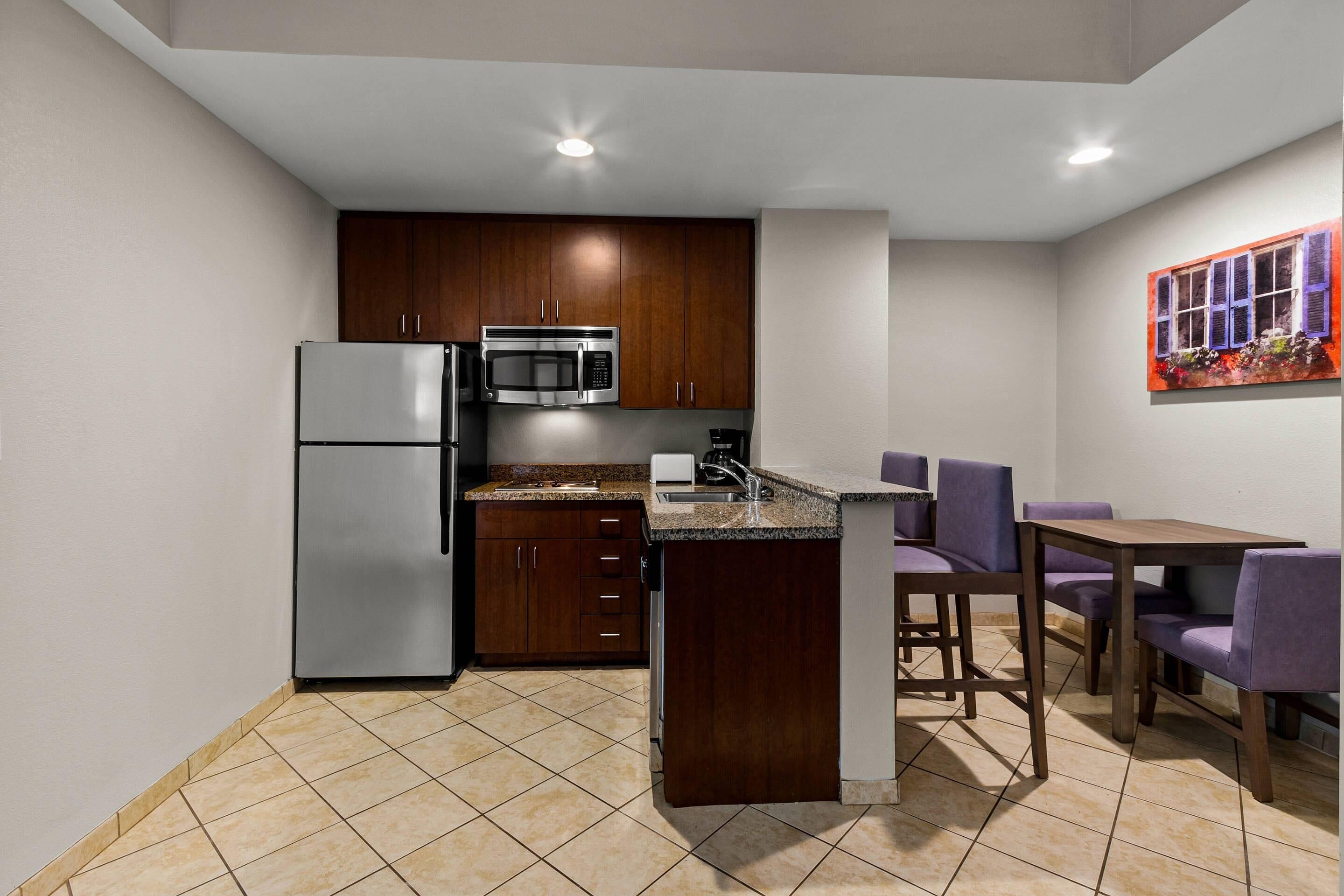 Suite, Multiple Beds, Non Smoking (Efficiency) | Pillow-top beds, in-room safe, desk, iron/ironing board