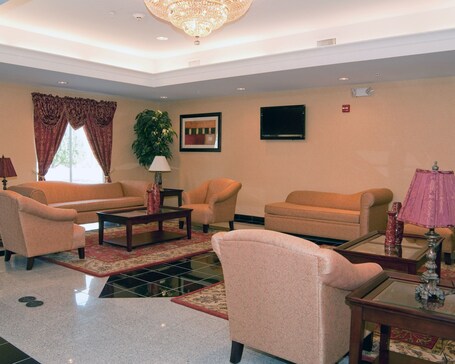 Comfort Suites near Indianapolis Airport - Image 31