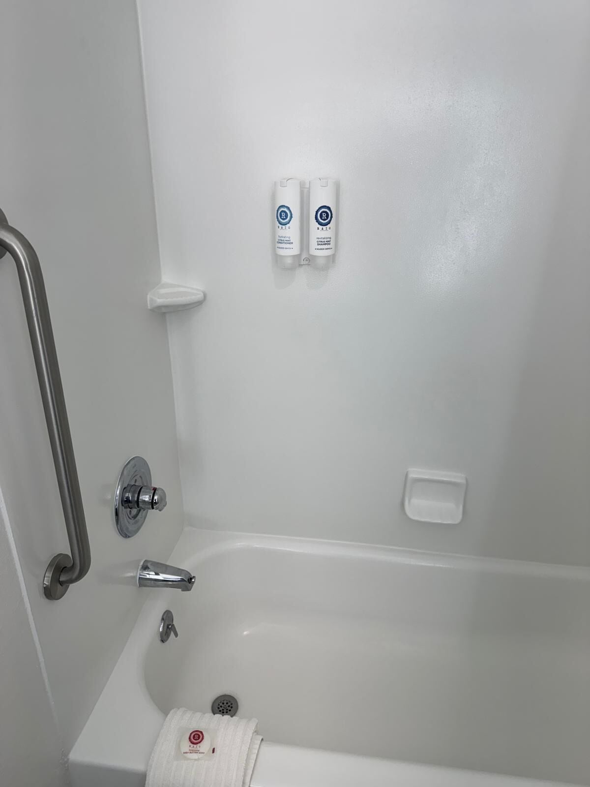 Photo - Comfort Suites near Indianapolis Airport