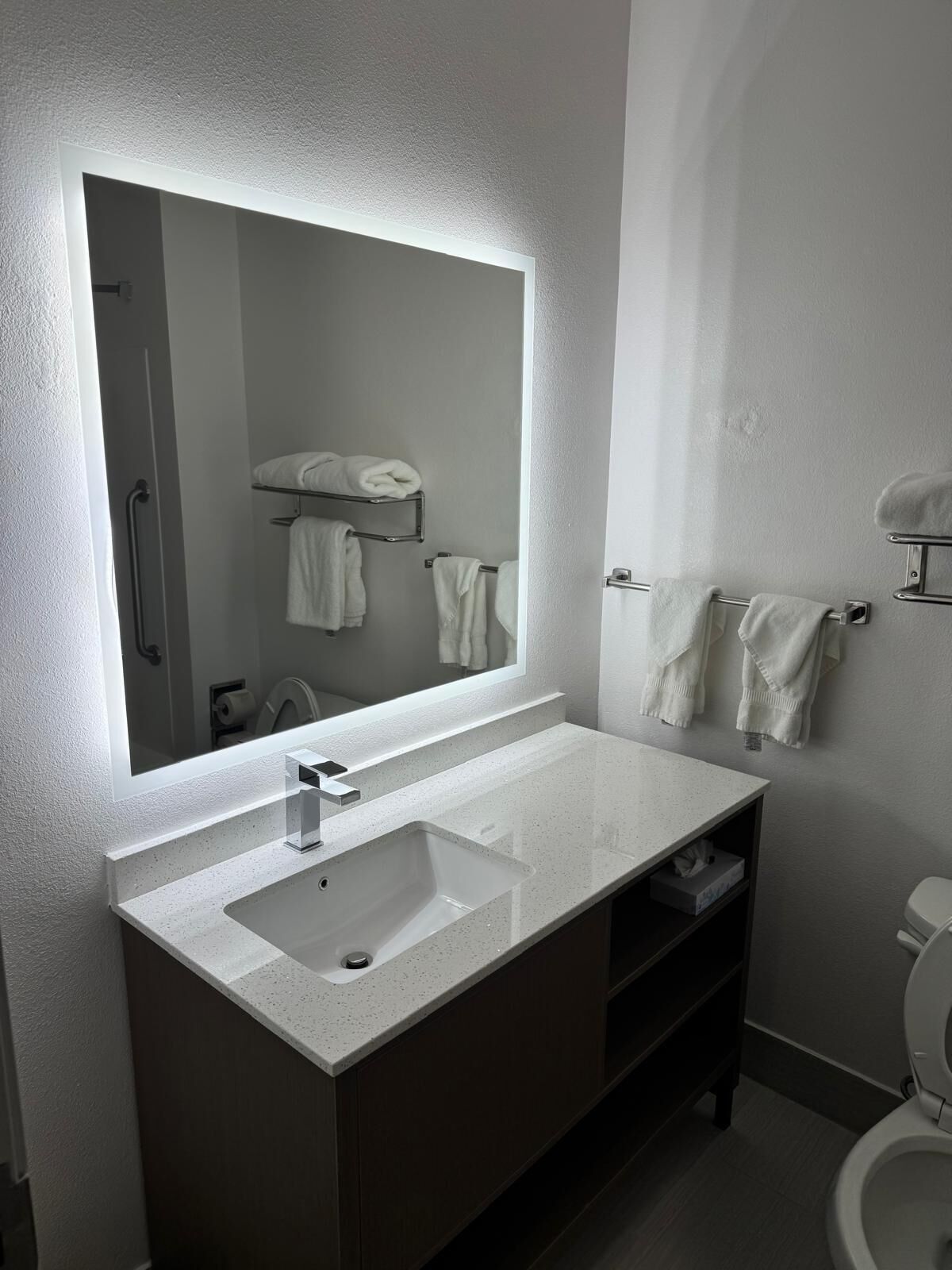 Photo - Comfort Suites near Indianapolis Airport