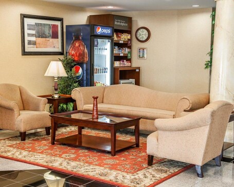 Comfort Suites near Indianapolis Airport - Image 20