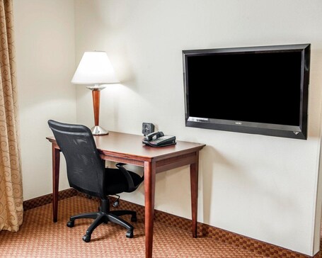 Comfort Suites near Indianapolis Airport - Image 25