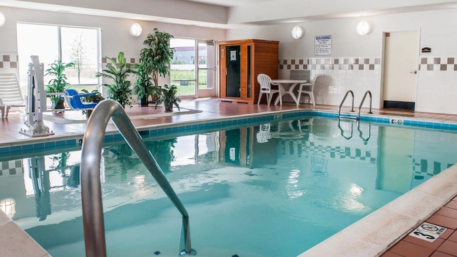 Comfort Suites near Indianapolis Airport