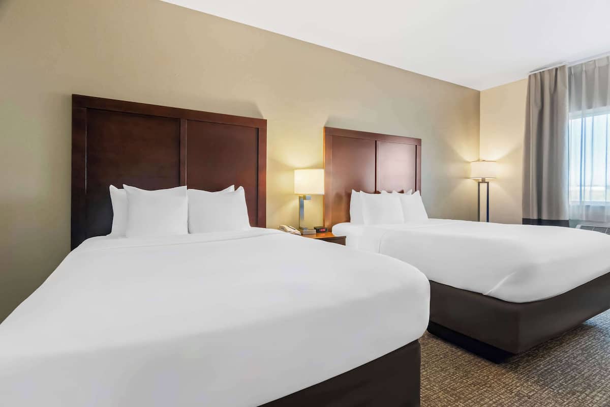 Standard Room, 2 Double Beds, Non Smoking | Pillowtop beds, iron/ironing board, free cribs/infant beds, free WiFi