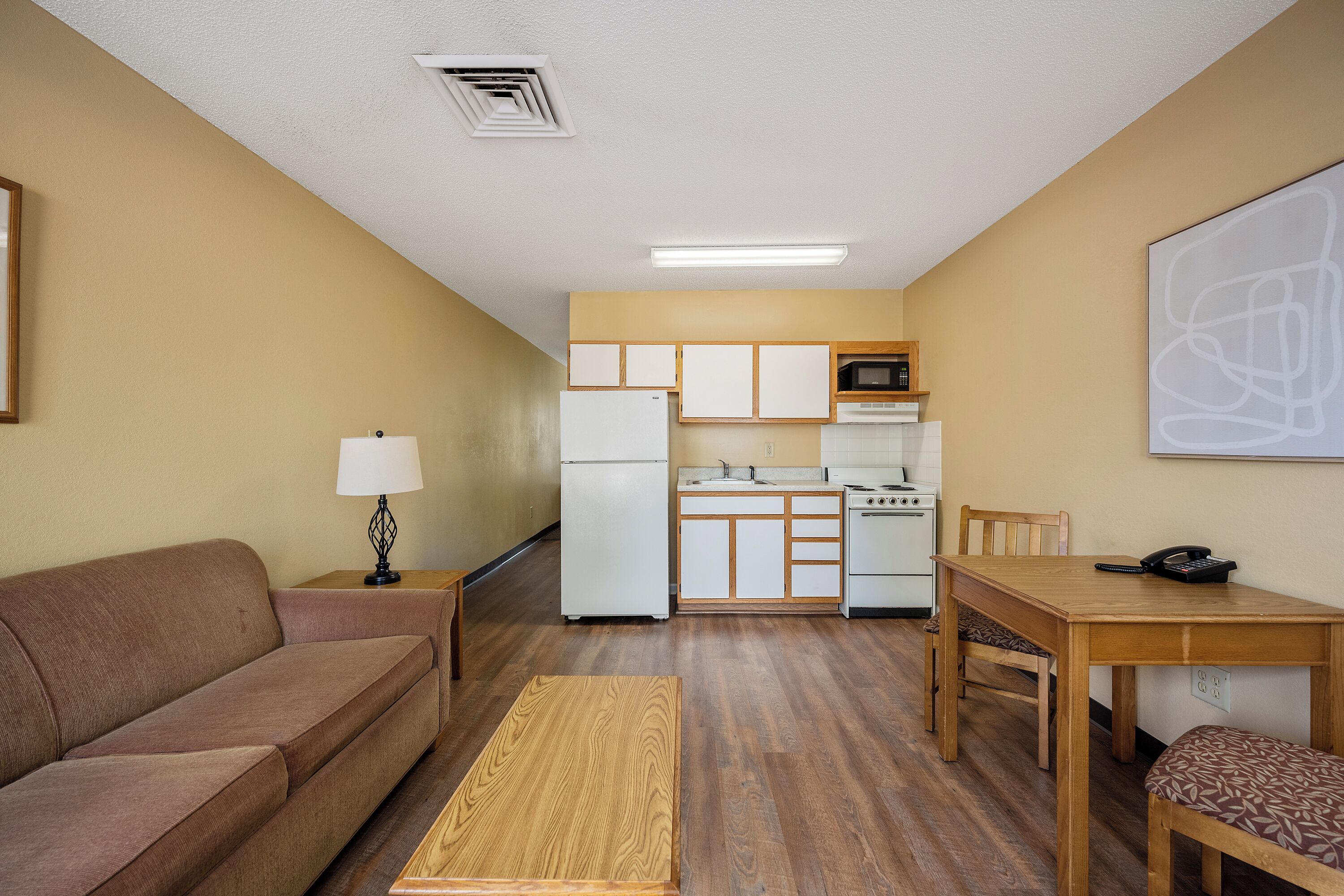 standard suite | 1 bedroom, free wifi, bed sheets