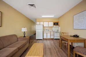 Standard Suite | 1 bedroom, free WiFi, bed sheets
