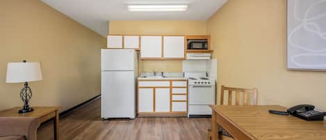 Standard Suite | Private kitchen | Full-size fridge, microwave, stovetop, coffee/tea maker