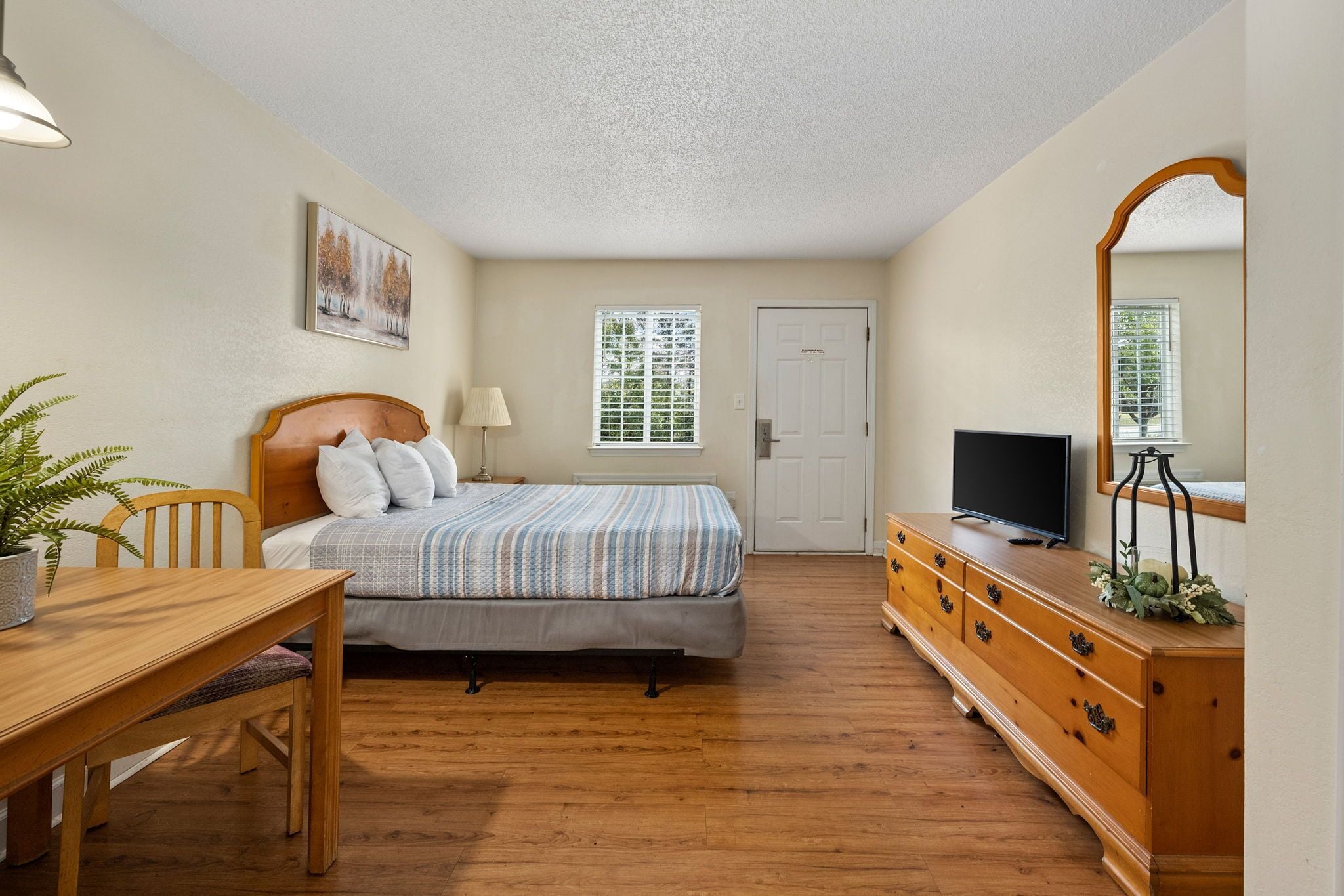 Studio (Room Full Bed) | Desk, free WiFi