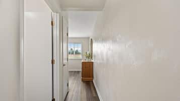 Suite, 1 grand lit | Bureau, Wi-Fi gratuit