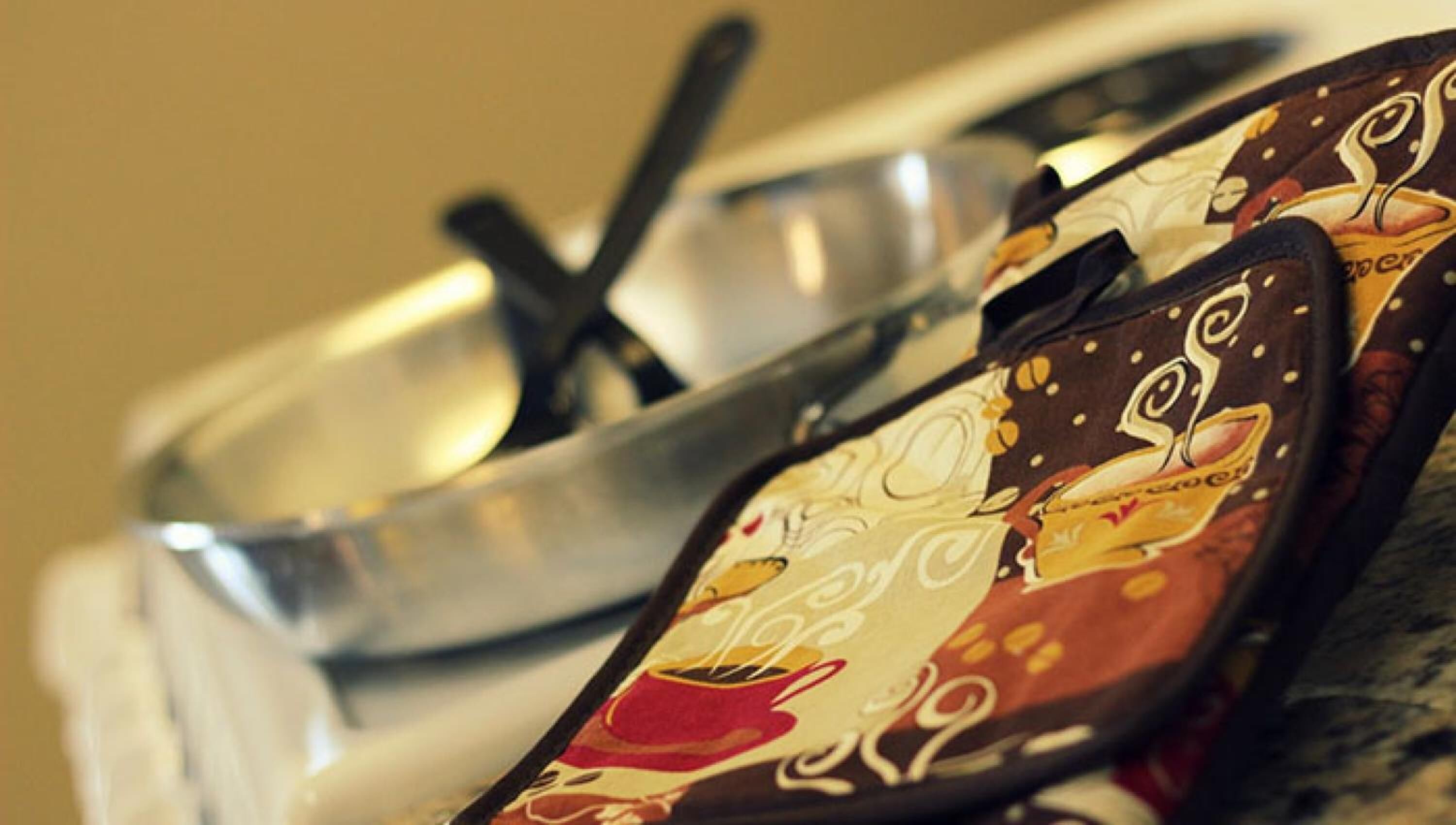 full-sized fridge, microwave, stovetop