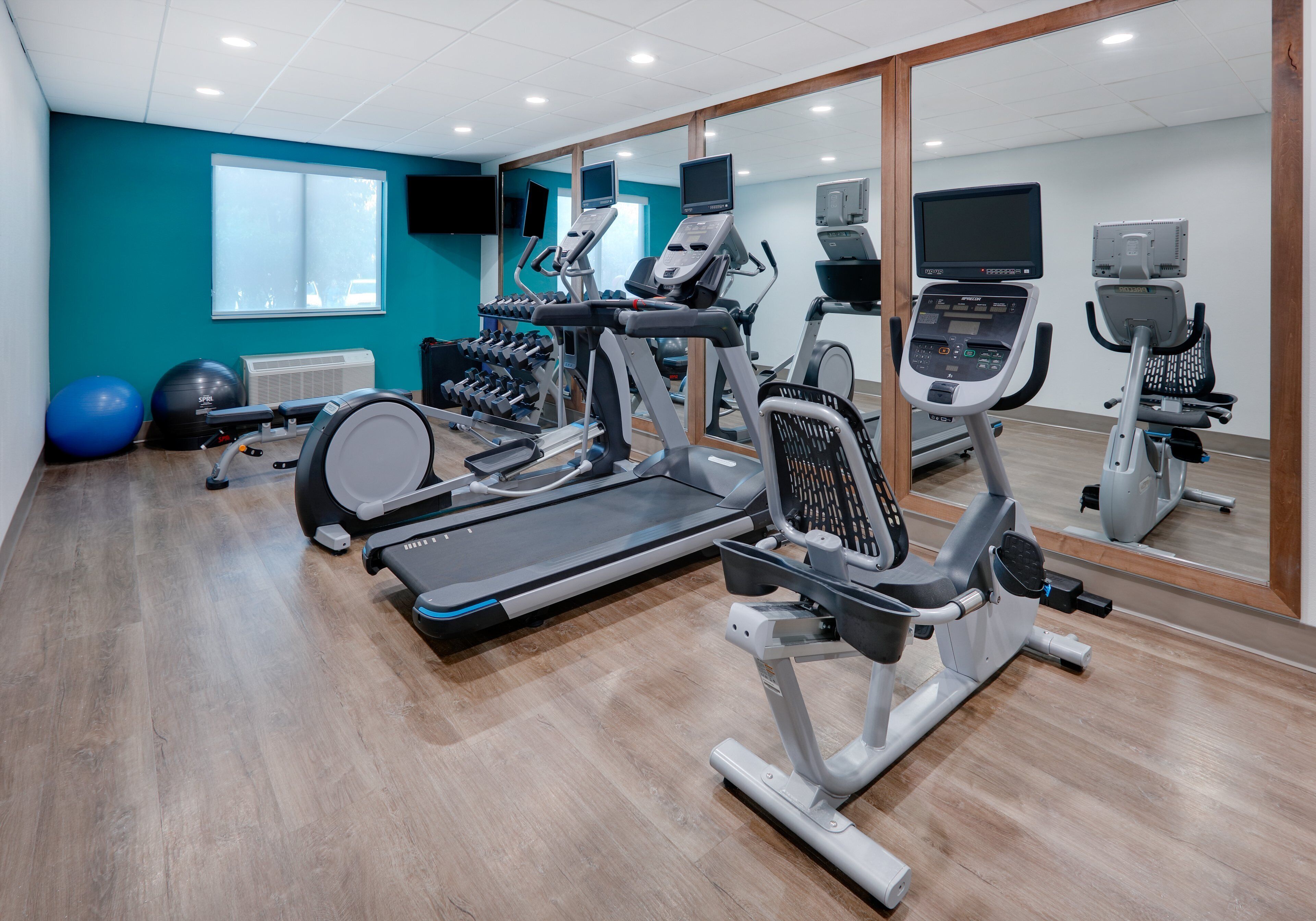 Photo - Holiday Inn Express & Suites San Antonio NW near SeaWorld by IHG