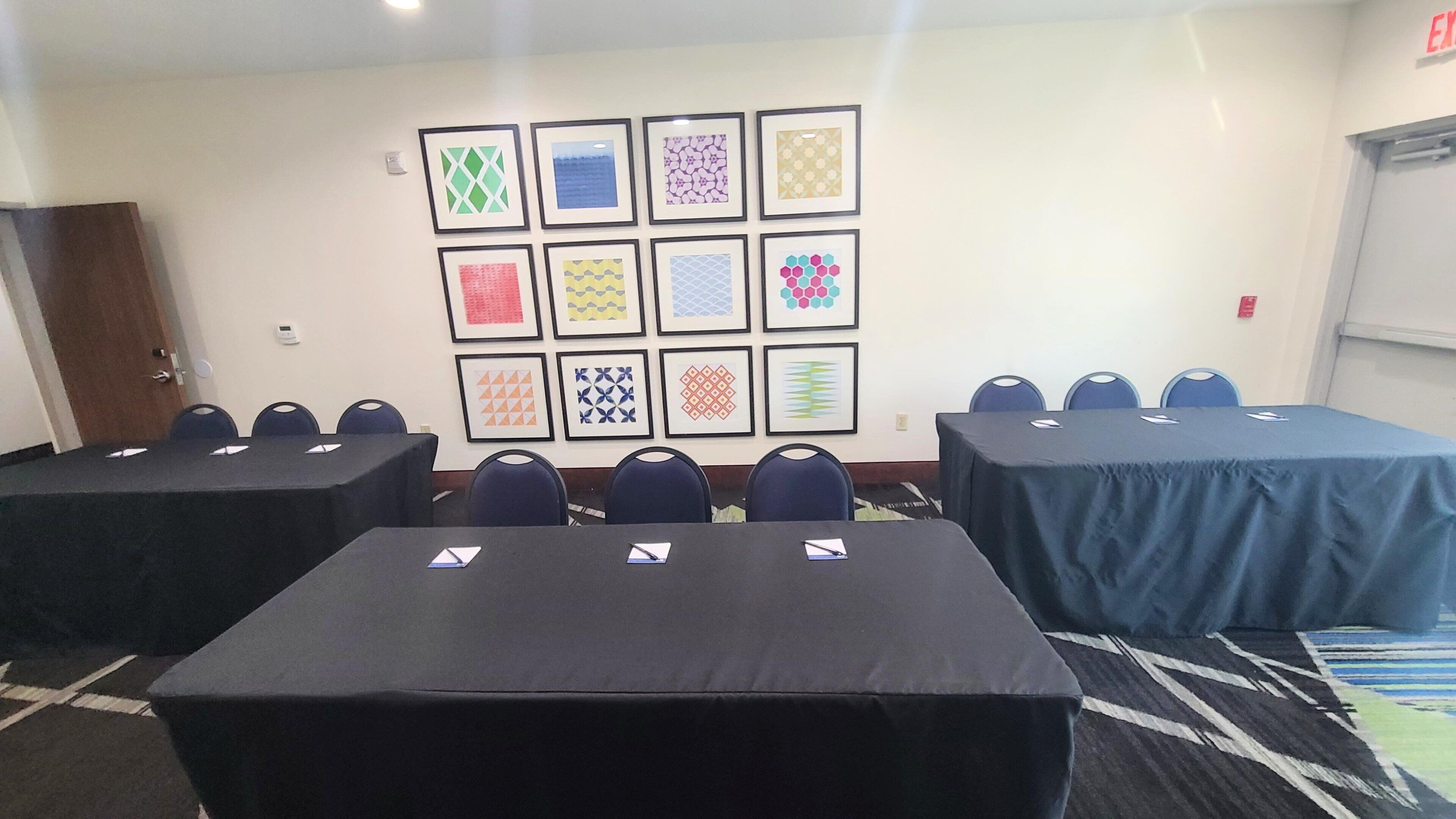 Photo - Holiday Inn Express & Suites San Antonio NW near SeaWorld by IHG