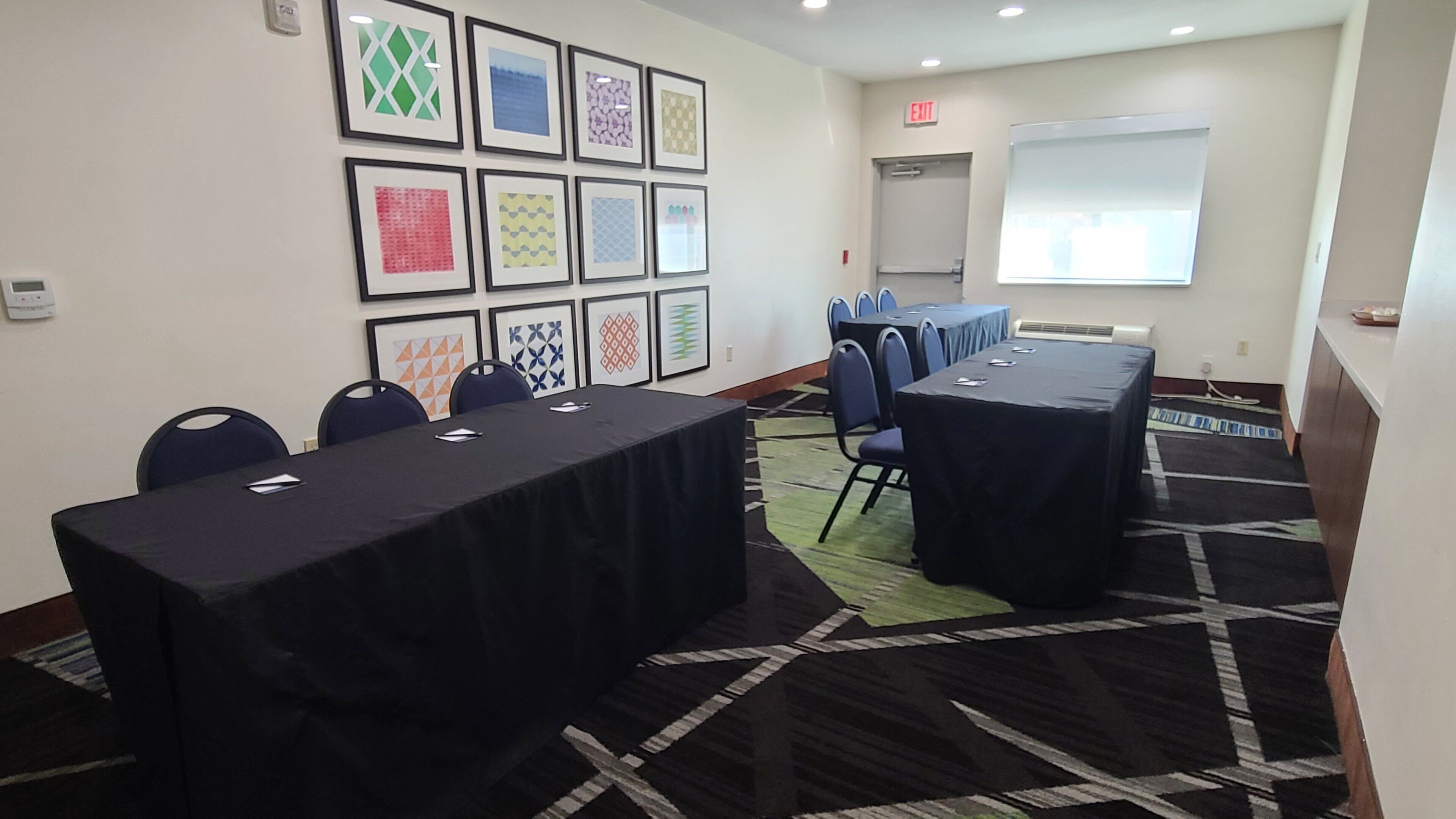 Photo - Holiday Inn Express Northwest Near Sea World