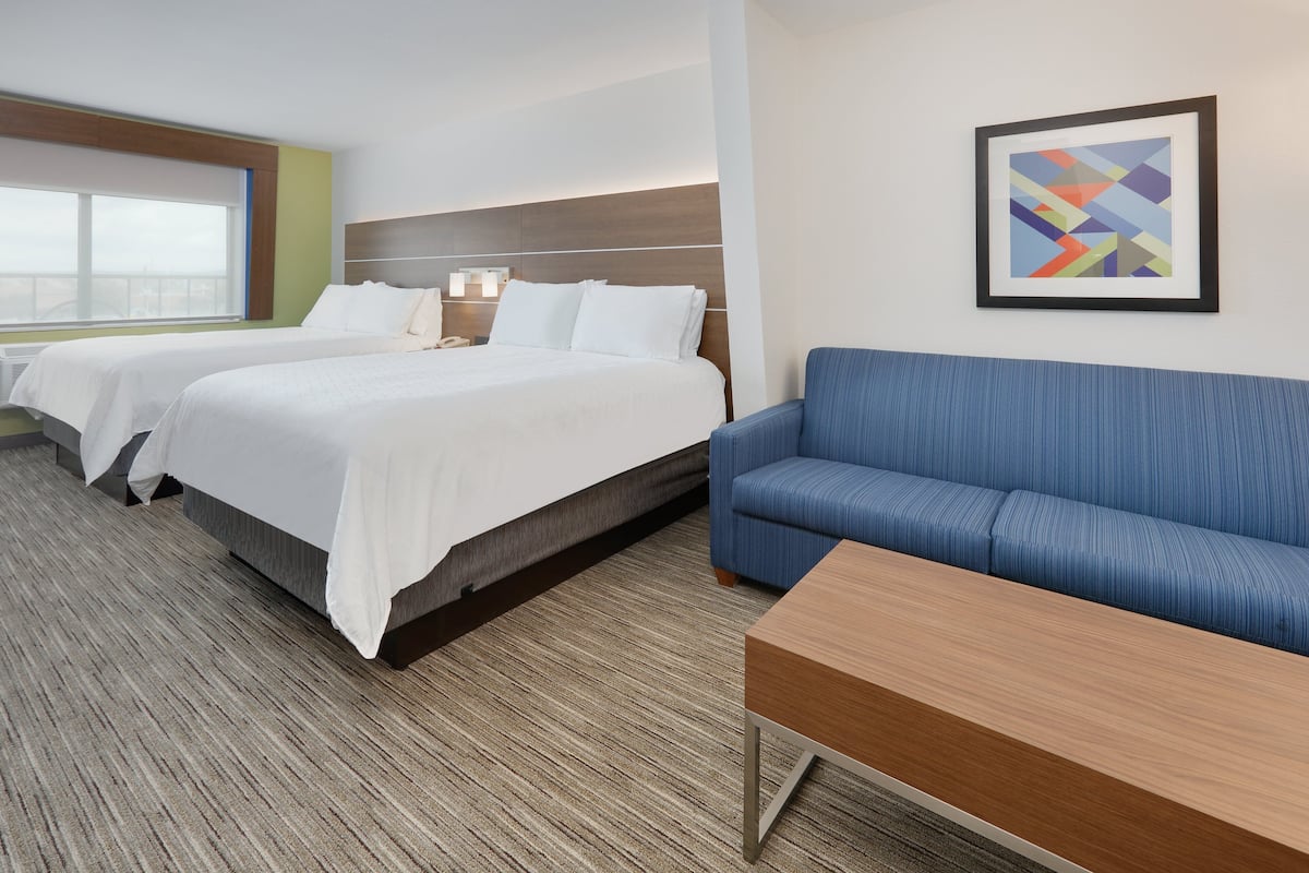 Suite, 2 queensize bedden | Luxe beddengoed, pillowtop-bedden, een kluis op de kamer, een bureau