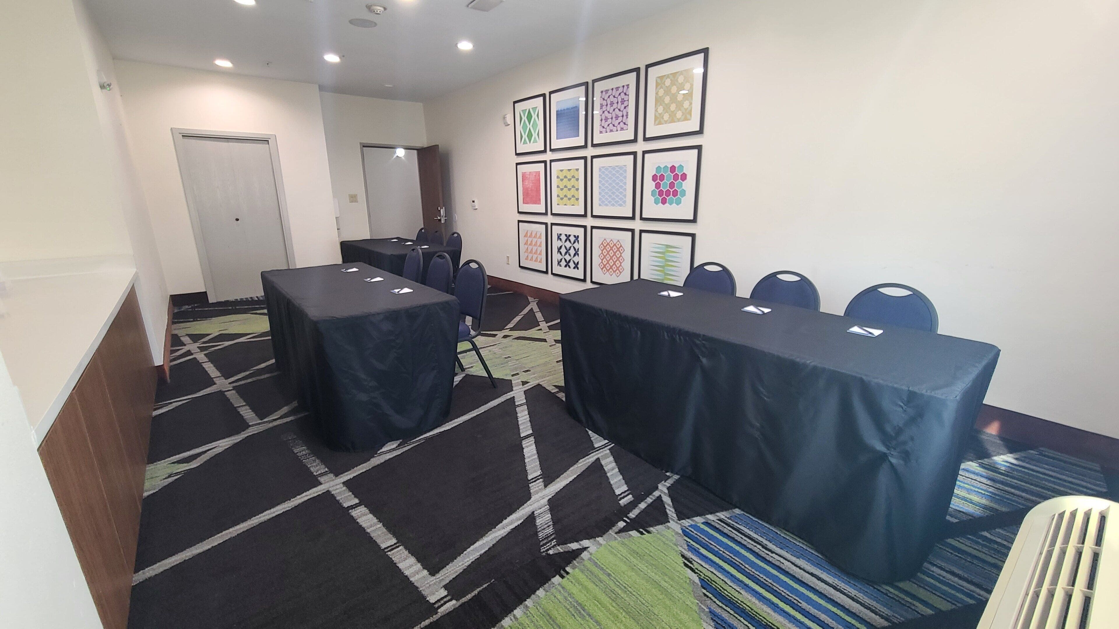 Photo - Holiday Inn Express & Suites San Antonio NW near SeaWorld by IHG
