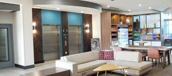 Holiday Inn Hotel & Suites PHOENIX AIRPORT by IHG