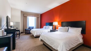 Desk, laptop workspace, blackout curtains, iron/ironing board - Holiday Inn Express & Suites Oklahoma City NW-Quail Springs by IHG (Oklahoma City)