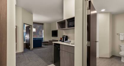 Holiday Inn Express & Suites Oklahoma City NW-Quail Springs by IHG