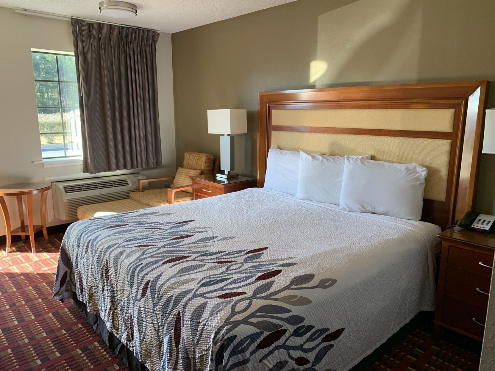 Desk, blackout drapes, iron/ironing board, free WiFi
