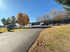 Exterior - Travelodge by Wyndham Lincoln Near White Mountain (Lincoln)