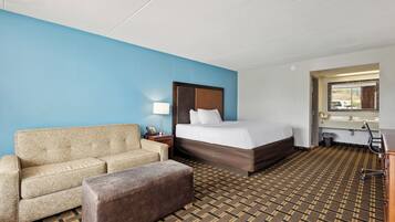 Skrivebord, wi-fi (inkludert), sengetøy og vekkerklokke