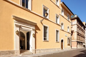 Facciata della struttura